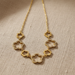 collar flor dorada